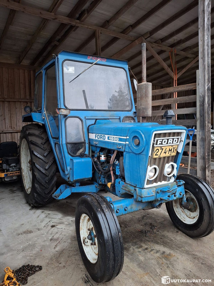 Ford 4600, 1976, Askola - Tracteur agricole: photos 4 Ford 4600, 1976, Askola - Tracteur agricole: photos 4
