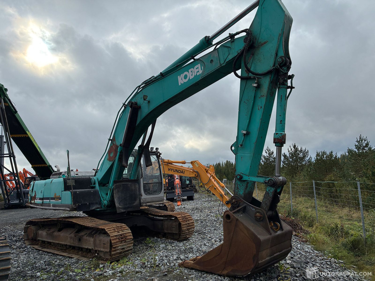Kobelco SK330LC-6E, 2002, 18 900 h Kaivinkone WTK, Lempäälä - Pelle sur chenille: photos 1 Kobelco SK330LC-6E, 2002, 18 900 h Kaivinkone WTK, Lempäälä - Pelle sur chenille: photos 1