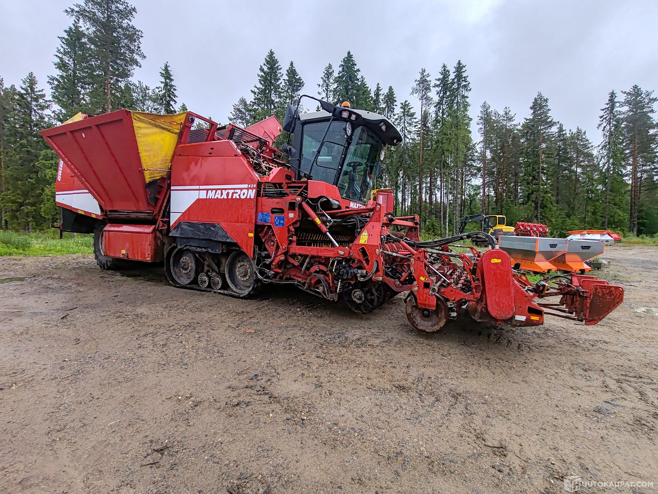 Grimme Maxtron 620 juurikkaannostokone, 2008, 6150H, Kristiinankaupunki - Machine agricole: photos 1 Grimme Maxtron 620 juurikkaannostokone, 2008, 6150H, Kristiinankaupunki - Machine agricole: photos 1