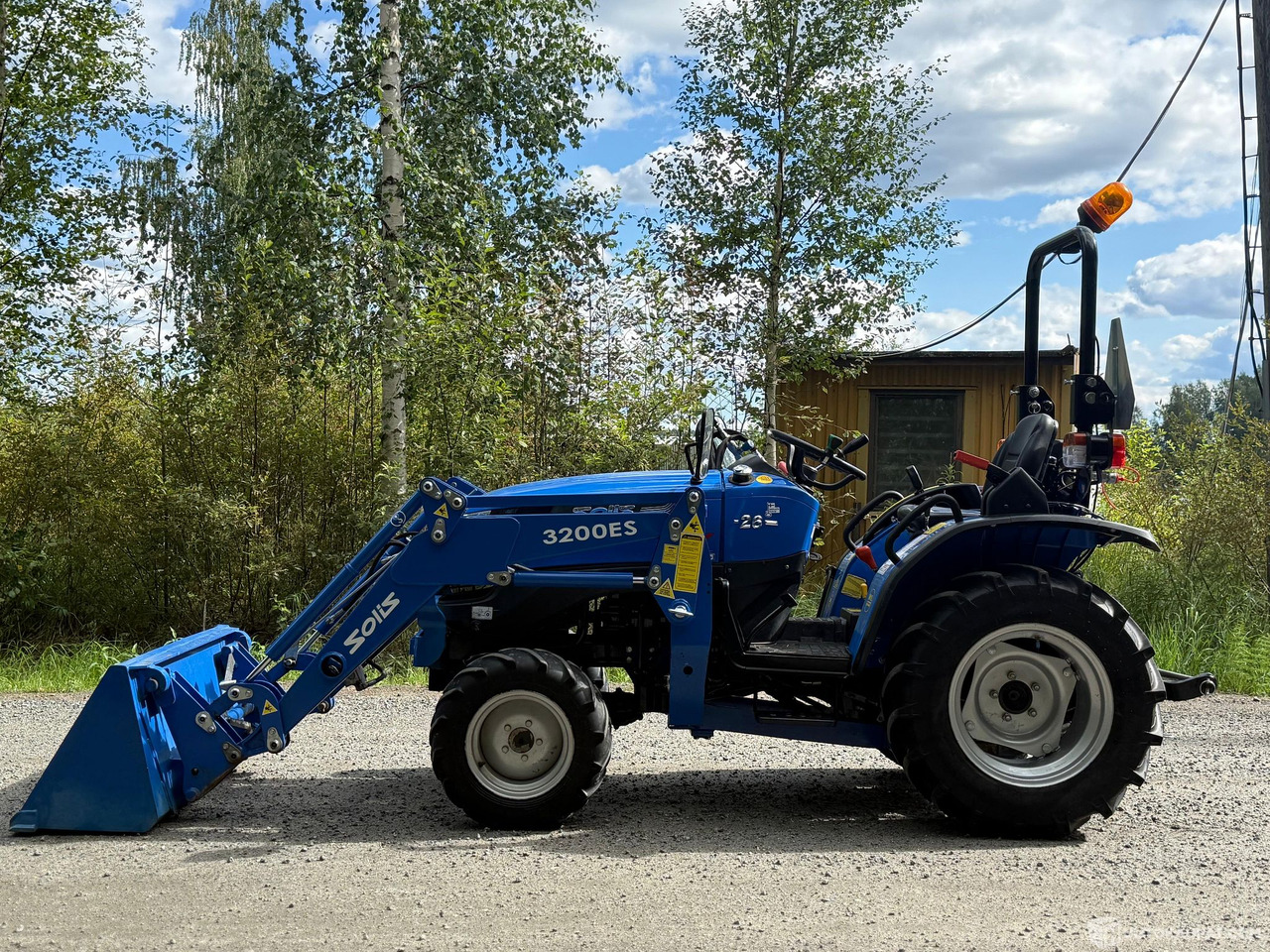 Solis 26 6+2, 2022 Suomen suosituin pientraktori etukuormaajalla!, Jyväskylä - Machine agricole: photos 3 Solis 26 6+2, 2022 Suomen suosituin pientraktori etukuormaajalla!, Jyväskylä - Machine agricole: photos 3