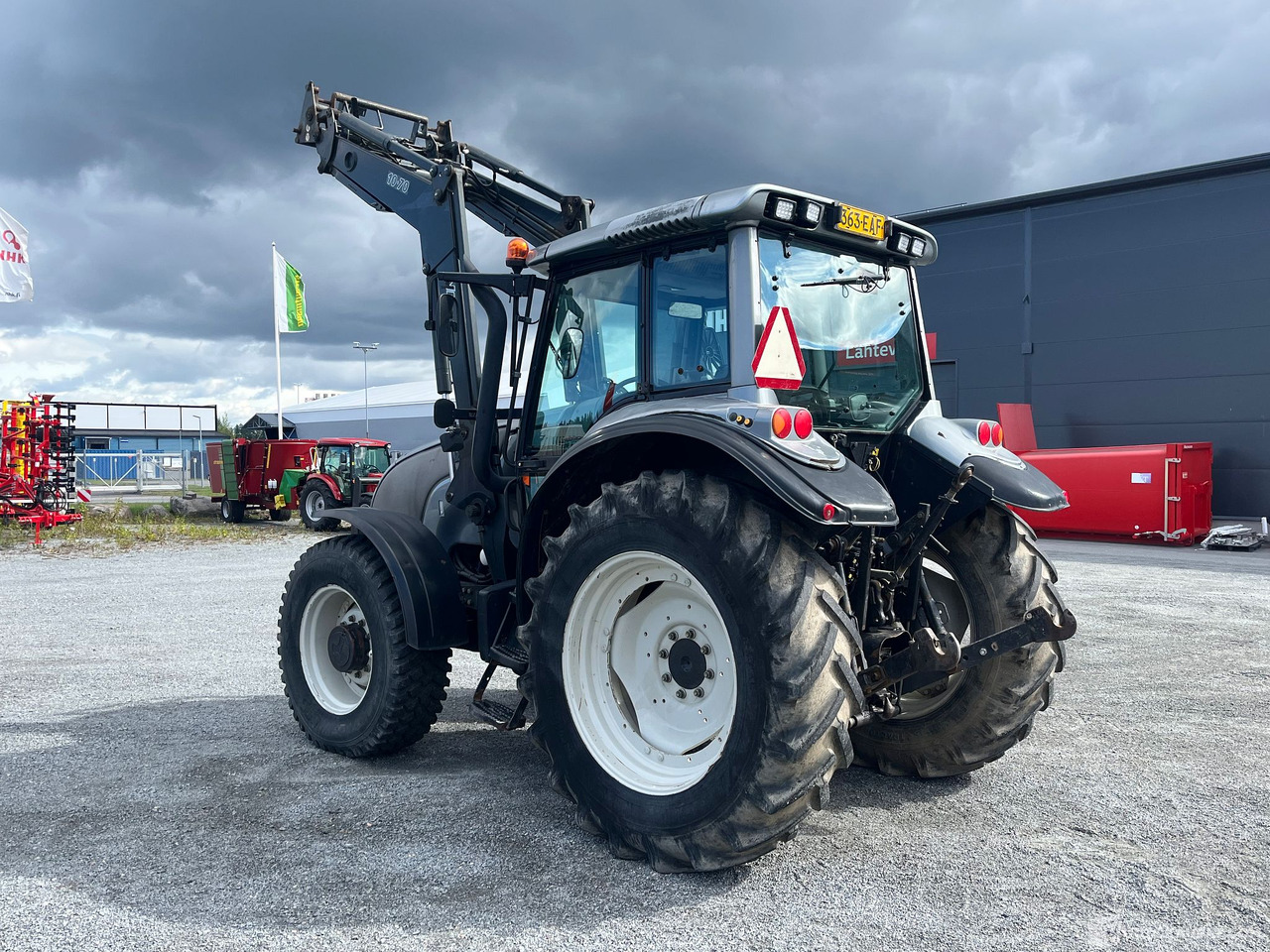 Valtra M130, traktori kuormaajalla, 4755h, 2005, Hämeenlinna - Machine agricole: photos 5 Valtra M130, traktori kuormaajalla, 4755h, 2005, Hämeenlinna - Machine agricole: photos 5