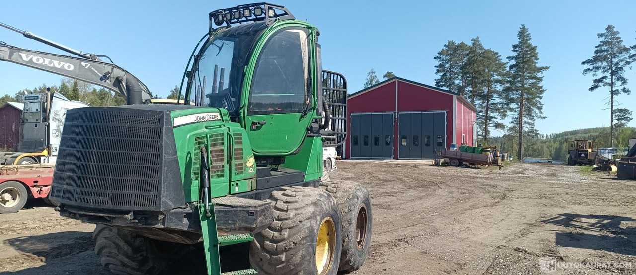 John Deere 1110E, 2013, Diesel, 25 000 h Kuorma traktori / Ajokone, Leppävirta - Matériel forestier: photos 3 John Deere 1110E, 2013, Diesel, 25 000 h Kuorma traktori / Ajokone, Leppävirta - Matériel forestier: photos 3