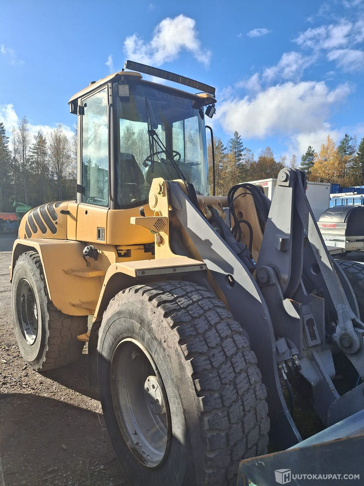 Pyöräkuormaaja Volvo L40 D, vuosimalli 1999, Nurmijärvi - Chargeuse sur pneus: photos 1 Pyöräkuormaaja Volvo L40 D, vuosimalli 1999, Nurmijärvi - Chargeuse sur pneus: photos 1
