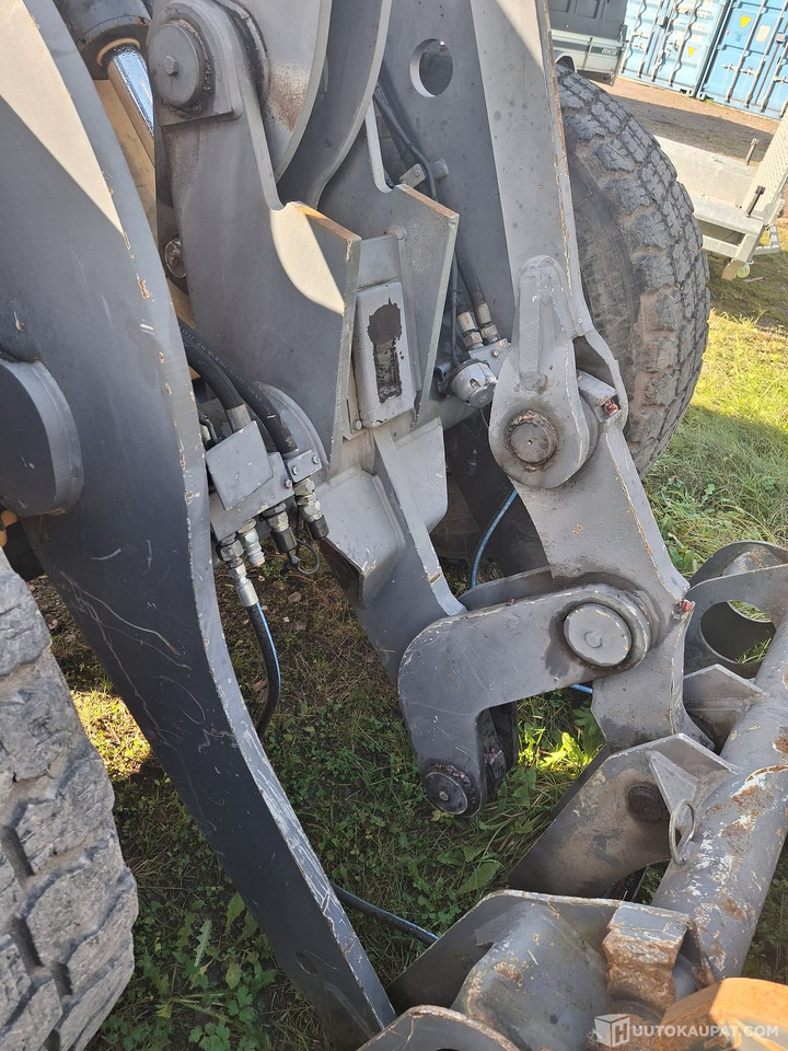 Pyöräkuormaaja Volvo L40 D, vuosimalli 1999, Nurmijärvi - Chargeuse sur pneus: photos 5 Pyöräkuormaaja Volvo L40 D, vuosimalli 1999, Nurmijärvi - Chargeuse sur pneus: photos 5