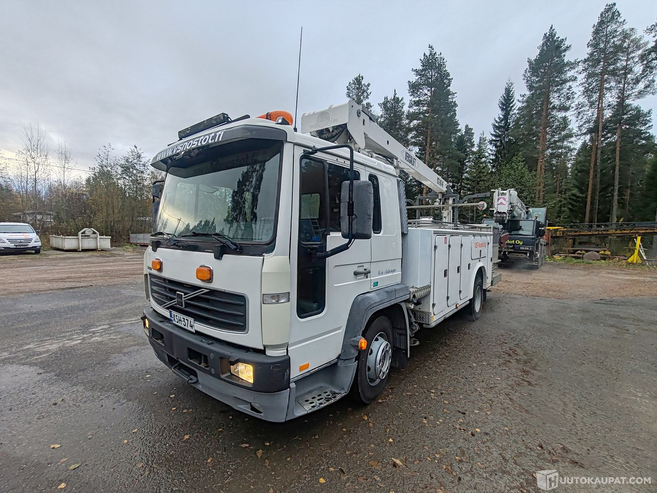 Volvo FL6 nostokoriauto, 2004, Kurikka - Camion avec nacelle: photos 2 Volvo FL6 nostokoriauto, 2004, Kurikka - Camion avec nacelle: photos 2