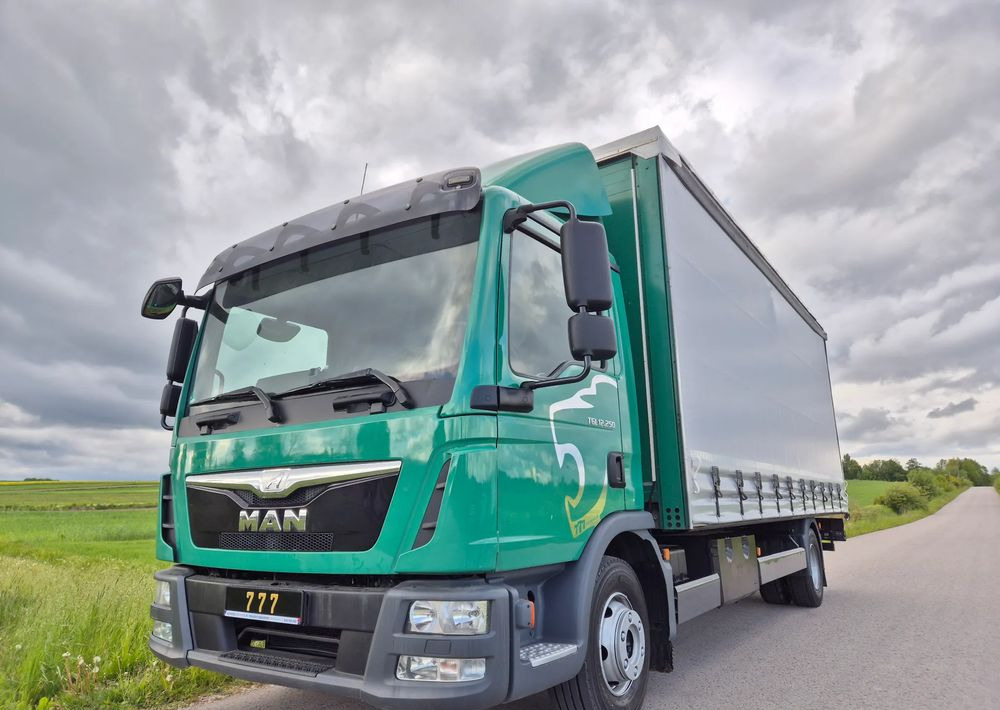 MAN TGL 12.250 6.2m AUTOMAT KLIMA z Niemiec ESP nowe opony EURO 6 / 4.75 rozstaw / zawiesie na wózek widłowy / TOP STAN / okazja nauka jazdy MOŻLIWOŚĆ DOSTOSOWANIA 12t - Camion à rideaux coulissants: photos 2 MAN TGL 12.250 6.2m AUTOMAT KLIMA z Niemiec ESP nowe opony EURO 6 / 4.75 rozstaw / zawiesie na wózek widłowy / TOP STAN / okazja nauka jazdy MOŻLIWOŚĆ DOSTOSOWANIA 12t - Camion à rideaux coulissants: photos 2