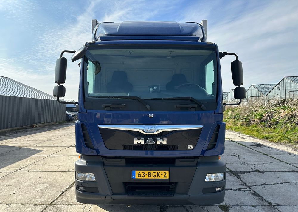 MAN TGM 18.290 18.250 Carrier 1950 D/E z Holandii / TOP STAN / 7.5m / 18 palet / winda + drzwi boczne / OKAZJA - Camion frigorifique: photos 4 MAN TGM 18.290 18.250 Carrier 1950 D/E z Holandii / TOP STAN / 7.5m / 18 palet / winda + drzwi boczne / OKAZJA - Camion frigorifique: photos 4