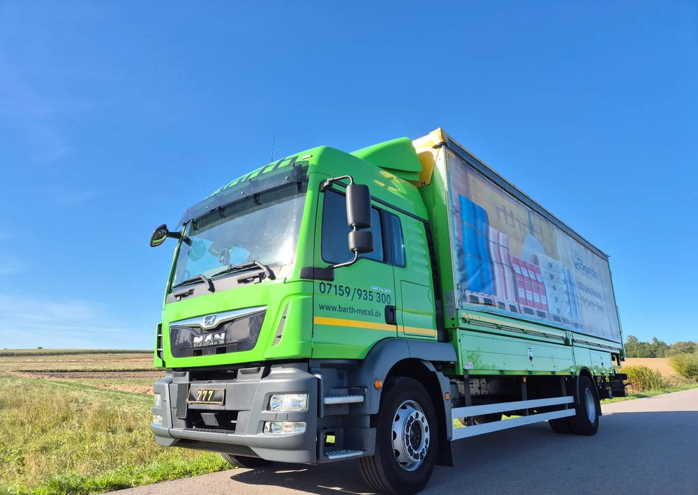 MAN Tgm 18.320 FULL SERWIS UNIKAT TOP ORYGINALNY PRZEBIEG z Niemiec AUTOMAT WINDA ACC Pirelli klima postojowa 18.250 18.290 15.250 15.290 15.320 - Camion à rideaux coulissants: photos 2 MAN Tgm 18.320 FULL SERWIS UNIKAT TOP ORYGINALNY PRZEBIEG z Niemiec AUTOMAT WINDA ACC Pirelli klima postojowa 18.250 18.290 15.250 15.290 15.320 - Camion à rideaux coulissants: photos 2