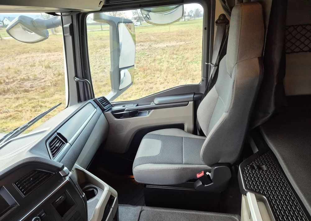 Tracteur routier MAN TGS 18.470 NAUKA JAZDY STANDARD 4x2 / TGX 18.360 400 510 460 500 TOP STAN / ŚWIEŻO SPROWADZONY: photos 19 Tracteur routier MAN TGS 18.470 NAUKA JAZDY STANDARD 4x2 / TGX 18.360 400 510 460 500 TOP STAN / ŚWIEŻO SPROWADZONY: photos 19