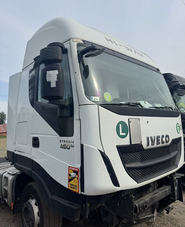 IVECO STRALIS HI-WAY E6 truck - Cabine pour Camion: photos 4 IVECO STRALIS HI-WAY E6 truck - Cabine pour Camion: photos 4