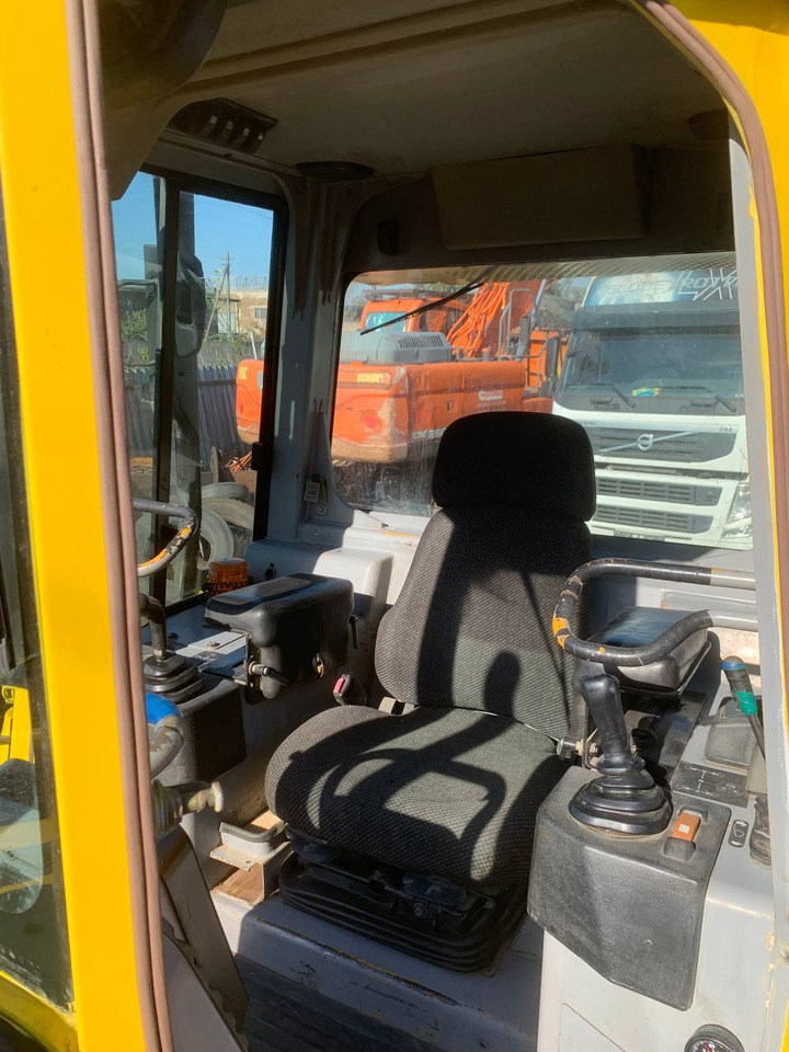 CATERPILLAR D5G - Bulldozer: photos 2 CATERPILLAR D5G - Bulldozer: photos 2