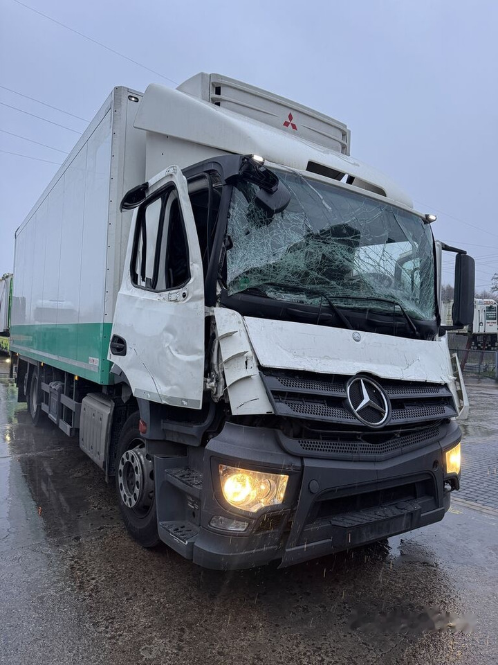 Damaged Mercedes-Benz Actros Antos Arocs - Cabine pour Camion: photos 2 Damaged Mercedes-Benz Actros Antos Arocs - Cabine pour Camion: photos 2