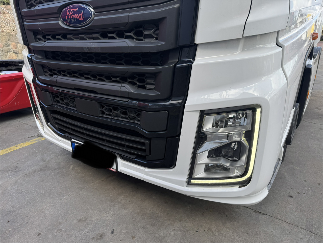 Ford F-Max 500 - Pare-chocs pour Camion: photos 4 Ford F-Max 500 - Pare-chocs pour Camion: photos 4