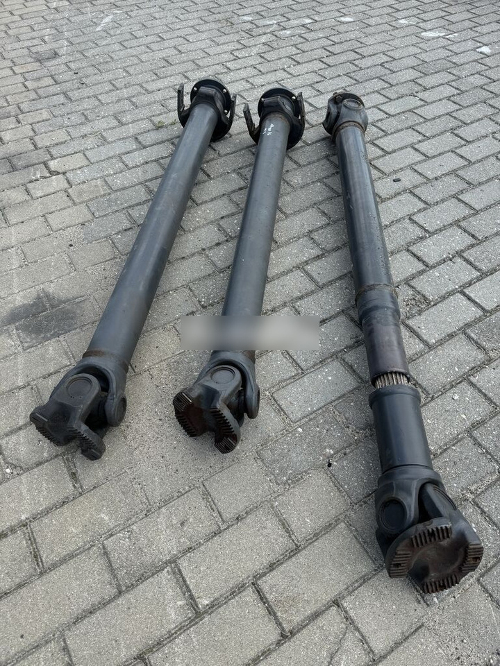 Mercedes-Benz WAŁ PĘDNY NAPĘDOWY 3 CZĘSCIOWY MERCEDES ATEGO III 17.5 - Essieu et pièces pour Camion: photos 3 Mercedes-Benz WAŁ PĘDNY NAPĘDOWY 3 CZĘSCIOWY MERCEDES ATEGO III 17.5 - Essieu et pièces pour Camion: photos 3