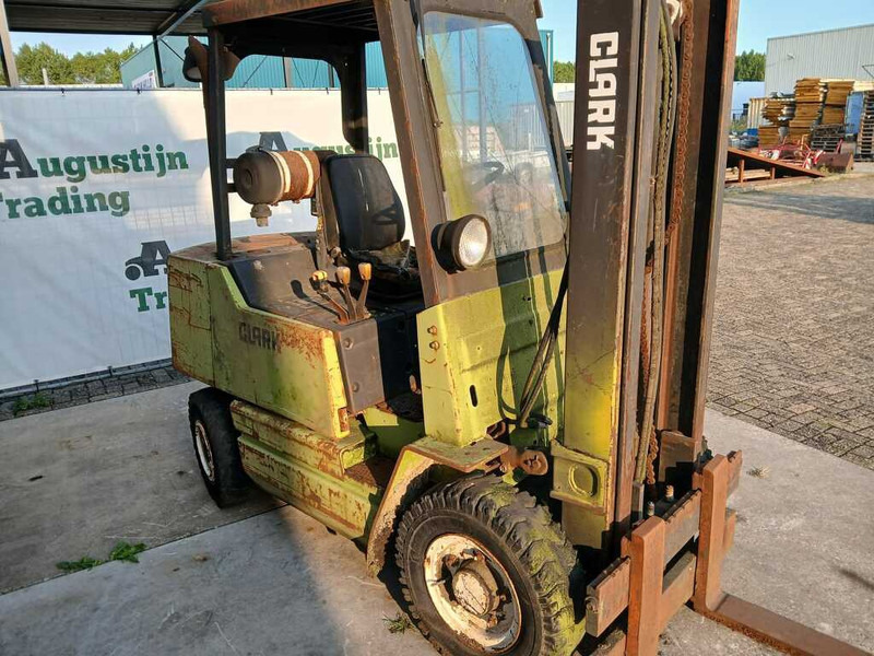 Chariot élévateur diesel Clark DPS 25: photos 9 Chariot élévateur diesel Clark DPS 25: photos 9