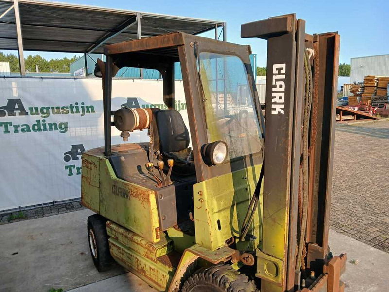 Chariot élévateur diesel Clark DPS 25: photos 6 Chariot élévateur diesel Clark DPS 25: photos 6