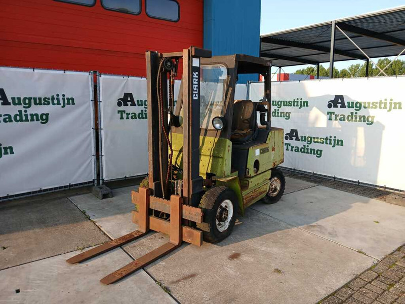 Chariot élévateur diesel Clark DPS 25: photos 7 Chariot élévateur diesel Clark DPS 25: photos 7