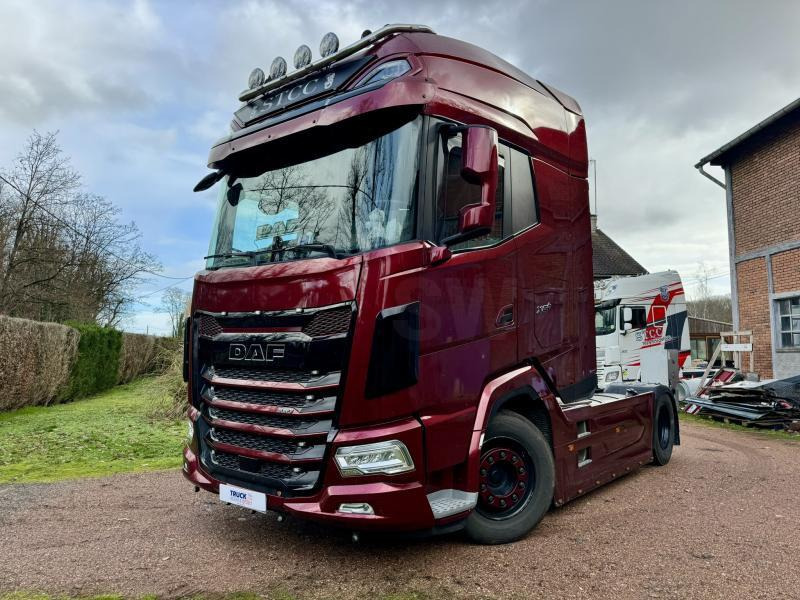 DAF XG + 530 FT + - Tracteur routier: photos 1 DAF XG + 530 FT + - Tracteur routier: photos 1
