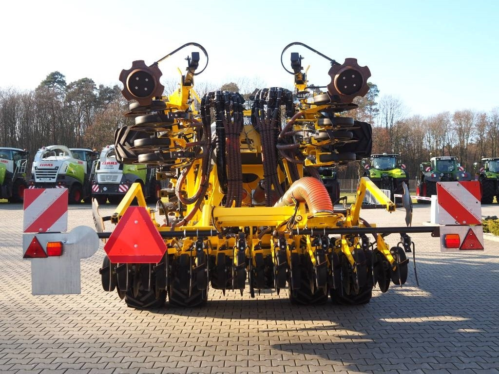 Bednar OMEGA OO 4000L - Combiné de semis: photos 3 Bednar OMEGA OO 4000L - Combiné de semis: photos 3