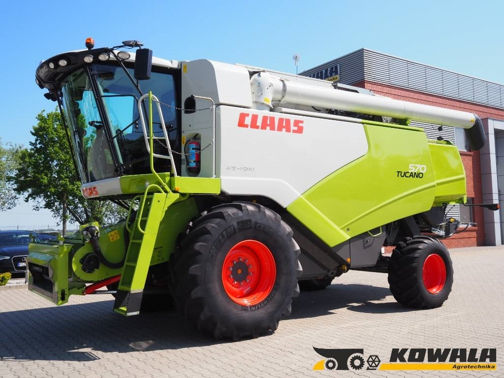 Claas Tucano 570 + V770 - Moissonneuse-batteuse: photos 1 Claas Tucano 570 + V770 - Moissonneuse-batteuse: photos 1