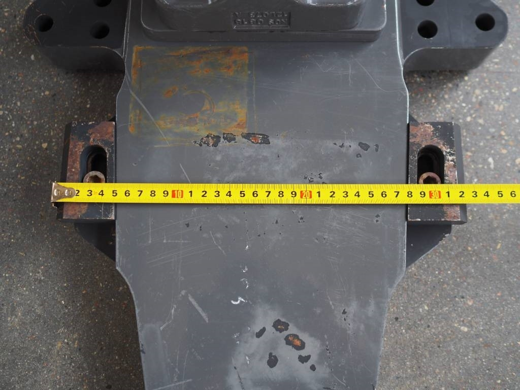 Claas Xerion - bumper hitch K80 - Carrosserie et extérieur pour Machine agricole: photos 3 Claas Xerion - bumper hitch K80 - Carrosserie et extérieur pour Machine agricole: photos 3