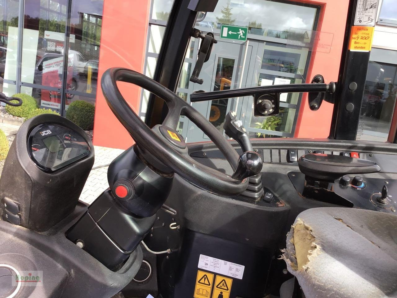 Chargeuse sur pneus JCB TM220: photos 9 Chargeuse sur pneus JCB TM220: photos 9