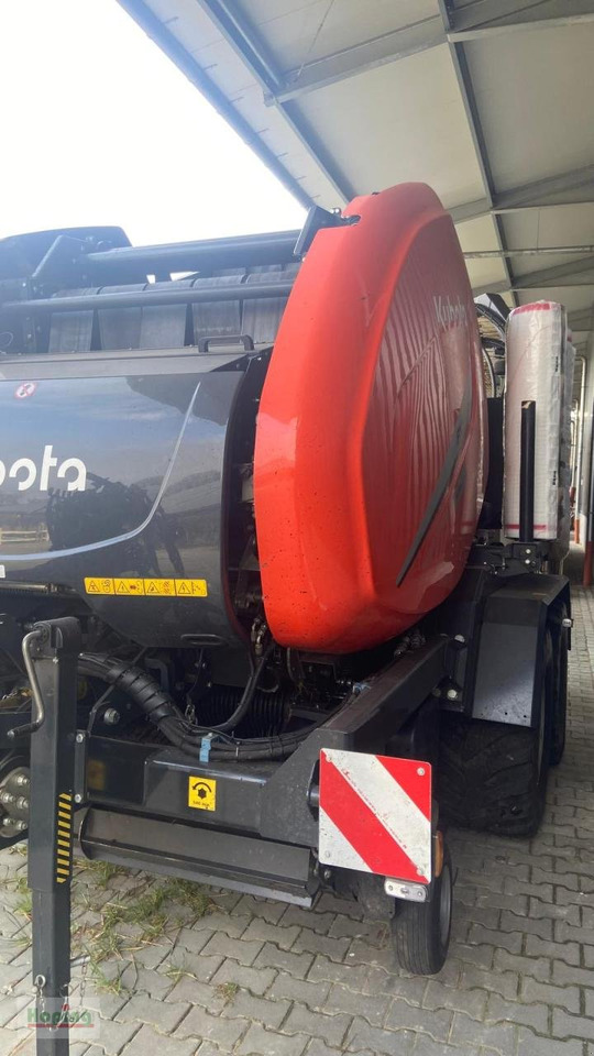 Kubota BV 5200 Plus - Presse à balles rondes: photos 5 Kubota BV 5200 Plus - Presse à balles rondes: photos 5