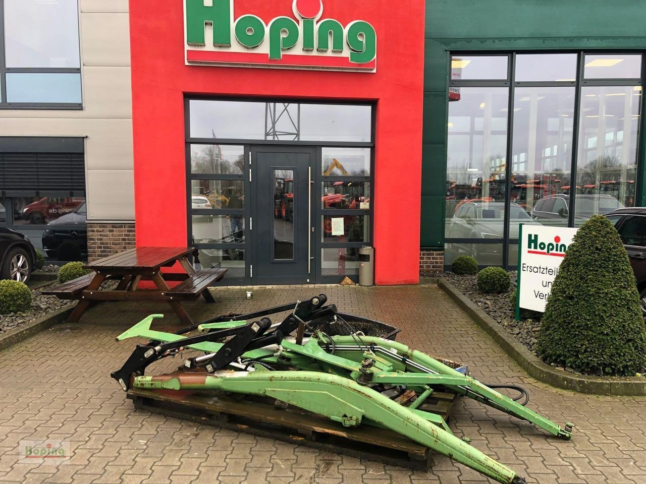 Stoll 2s - Chargeur frontal pour tracteur: photos 1 Stoll 2s - Chargeur frontal pour tracteur: photos 1