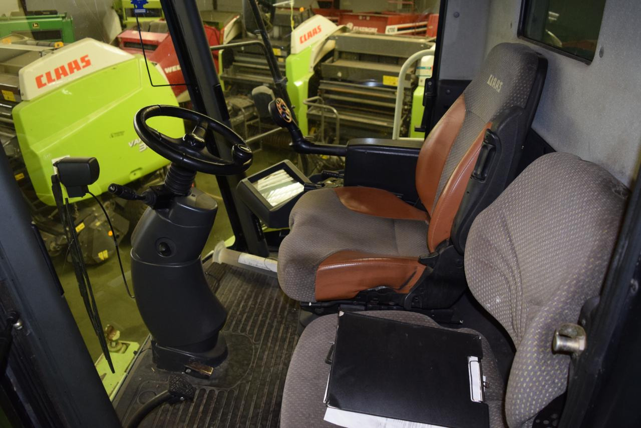 CLAAS Lexion 570 *4x4* - Moissonneuse-batteuse: photos 5 CLAAS Lexion 570 *4x4* - Moissonneuse-batteuse: photos 5