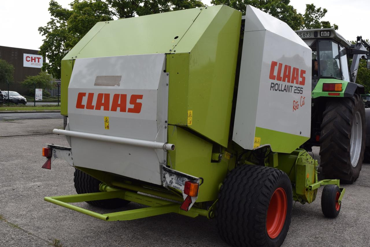 CLAAS Rollant 255 RC - Presse à balles rondes: photos 5 CLAAS Rollant 255 RC - Presse à balles rondes: photos 5