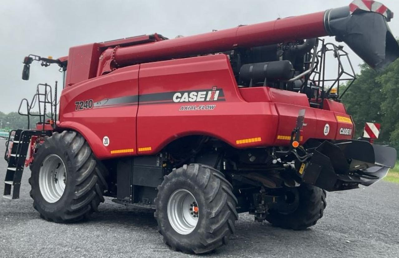 Case-IH 7240 Axial Flow - Moissonneuse-batteuse: photos 1 Case-IH 7240 Axial Flow - Moissonneuse-batteuse: photos 1