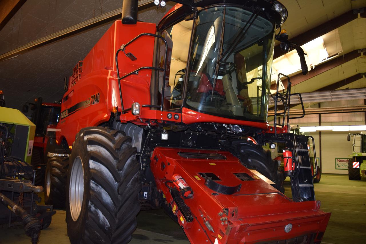 Case-IH 7240 Axial Flow - Moissonneuse-batteuse: photos 3 Case-IH 7240 Axial Flow - Moissonneuse-batteuse: photos 3