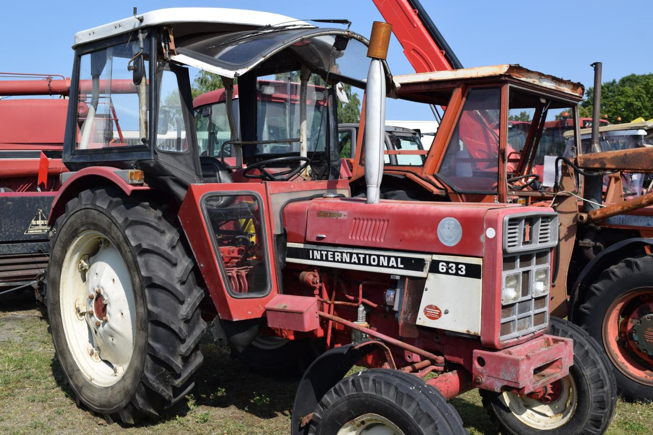 Case-IH 733 - Tracteur agricole: photos 1 Case-IH 733 - Tracteur agricole: photos 1