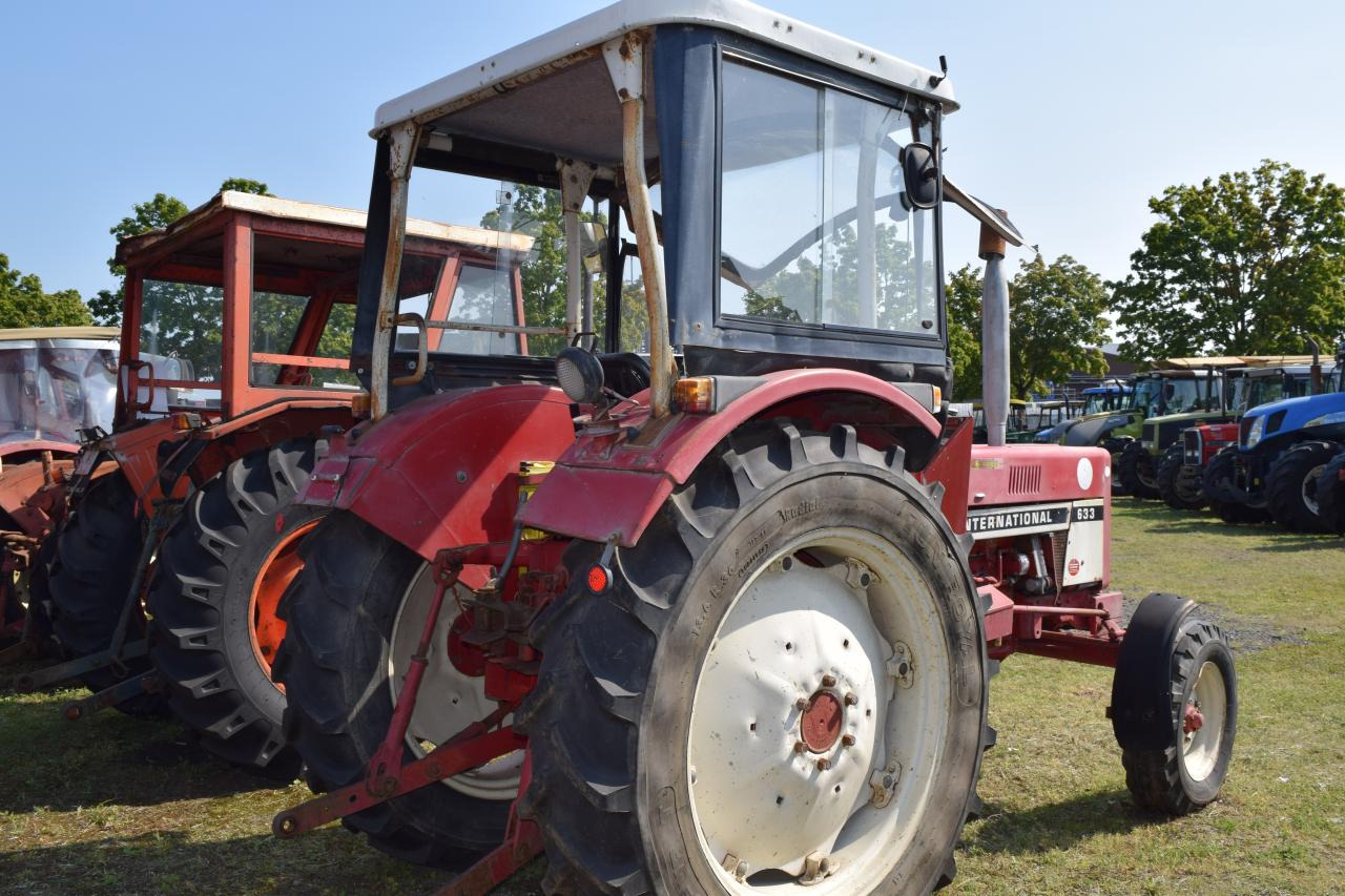 Case-IH 733 - Tracteur agricole: photos 4 Case-IH 733 - Tracteur agricole: photos 4