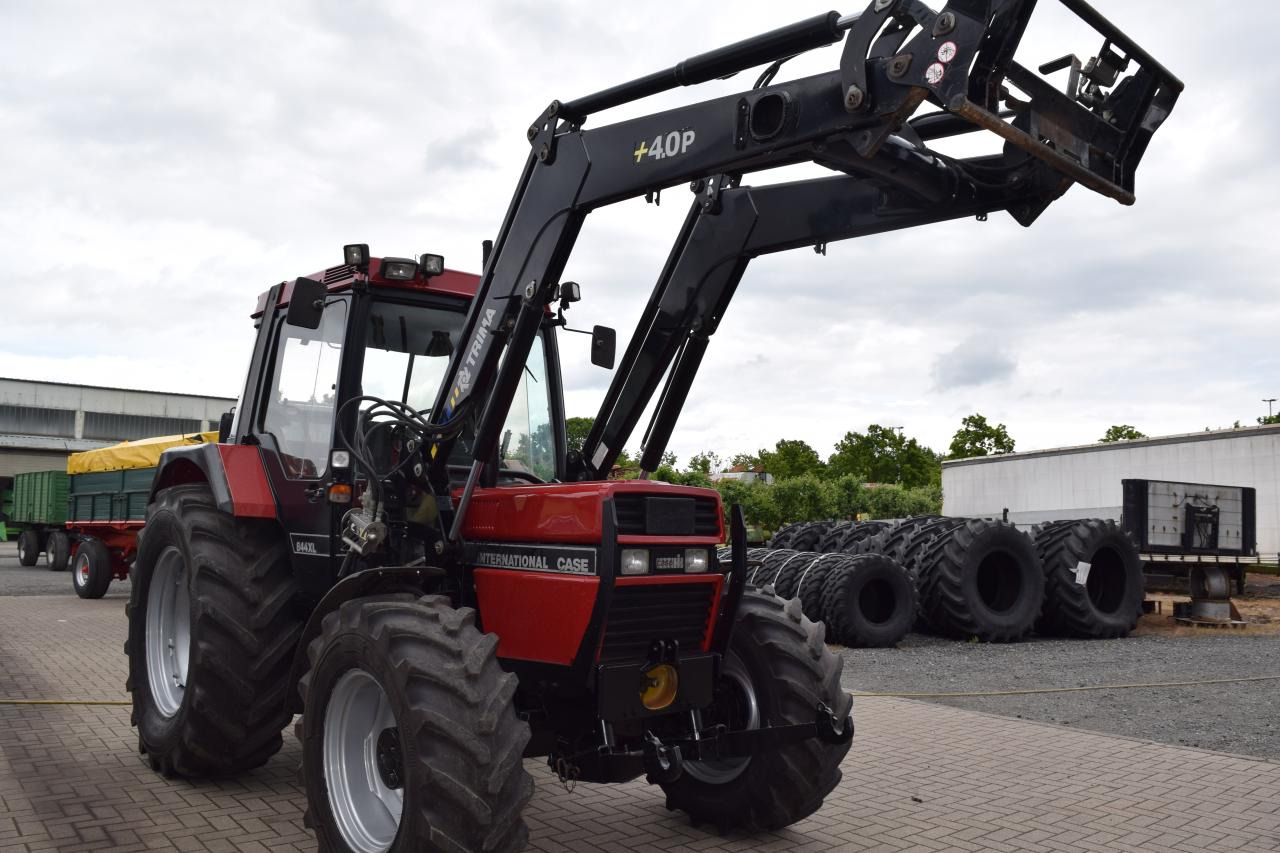 Case-IH 844 A/S - Tracteur agricole: photos 2 Case-IH 844 A/S - Tracteur agricole: photos 2