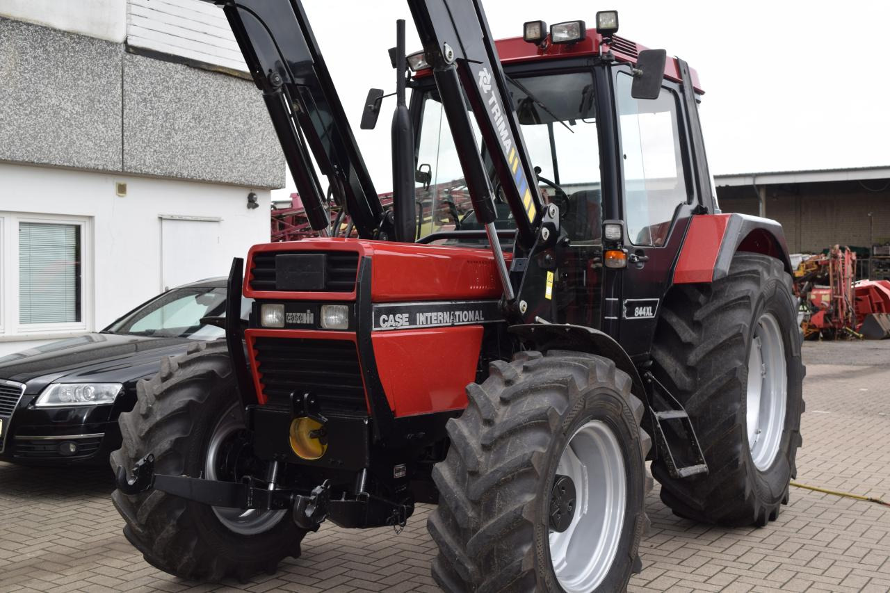 Case-IH 844 A/S - Tracteur agricole: photos 4 Case-IH 844 A/S - Tracteur agricole: photos 4
