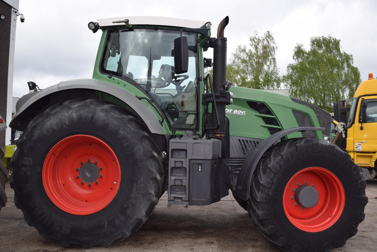 Fendt 826 Vario SCR ProfiPlus - Tracteur agricole: photos 4 Fendt 826 Vario SCR ProfiPlus - Tracteur agricole: photos 4