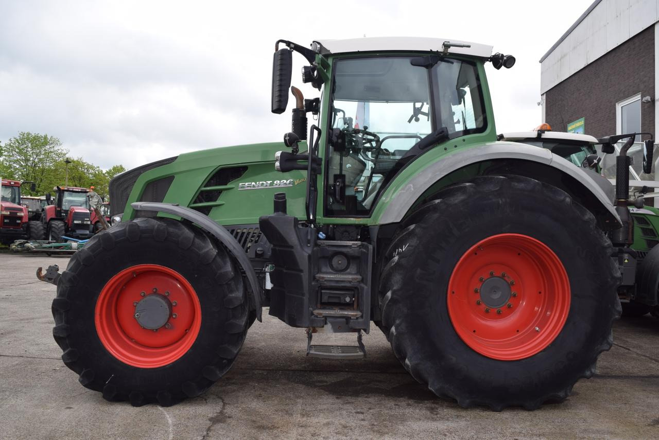 Fendt 826 Vario SCR ProfiPlus - Tracteur agricole: photos 3 Fendt 826 Vario SCR ProfiPlus - Tracteur agricole: photos 3
