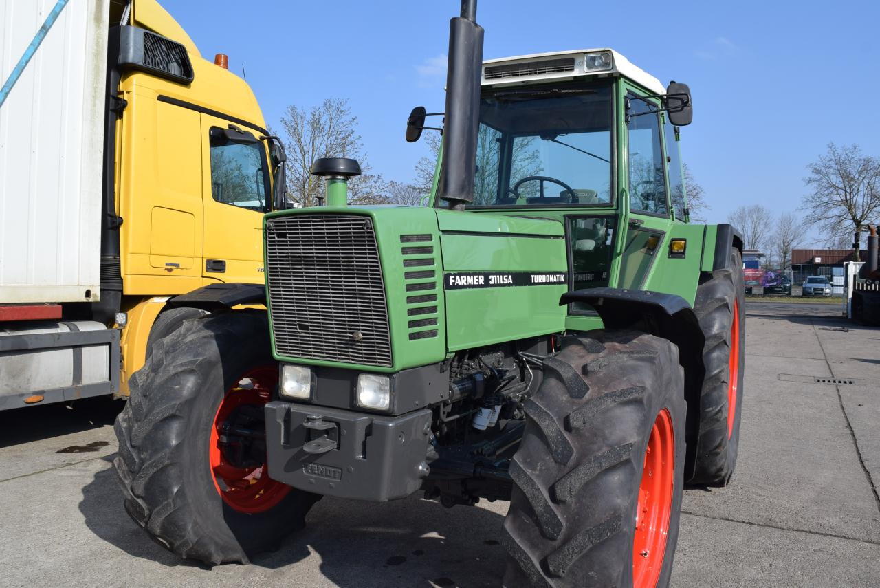 Fendt Farmer 311 LSA - Tracteur agricole: photos 3 Fendt Farmer 311 LSA - Tracteur agricole: photos 3