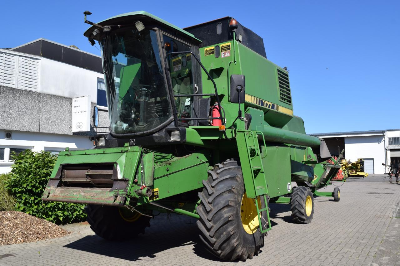John Deere 1177 - Moissonneuse-batteuse: photos 2 John Deere 1177 - Moissonneuse-batteuse: photos 2