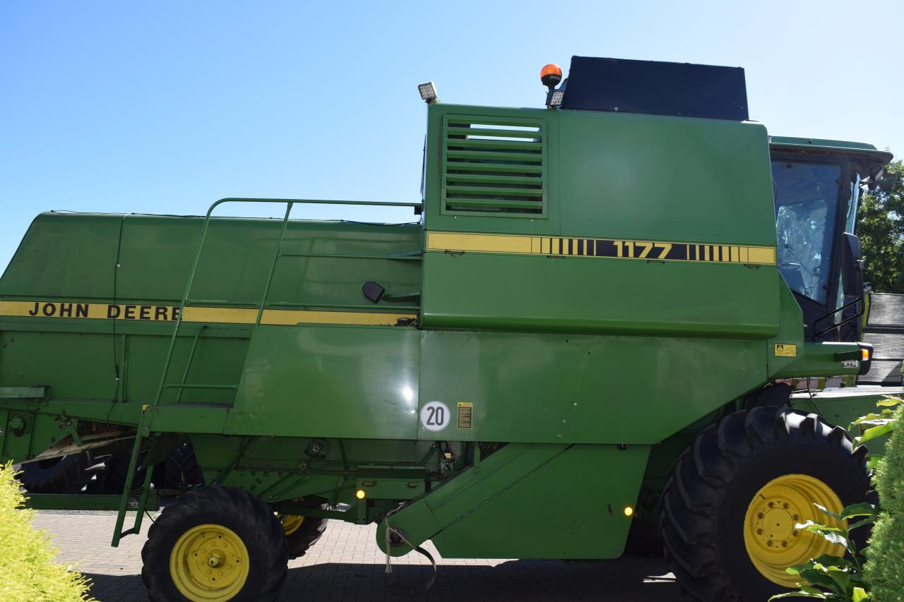 John Deere 1177 - Moissonneuse-batteuse: photos 3 John Deere 1177 - Moissonneuse-batteuse: photos 3