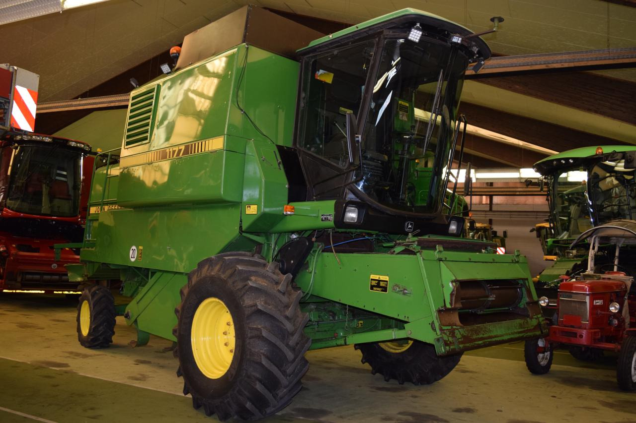 John Deere 1177 - Moissonneuse-batteuse: photos 1 John Deere 1177 - Moissonneuse-batteuse: photos 1