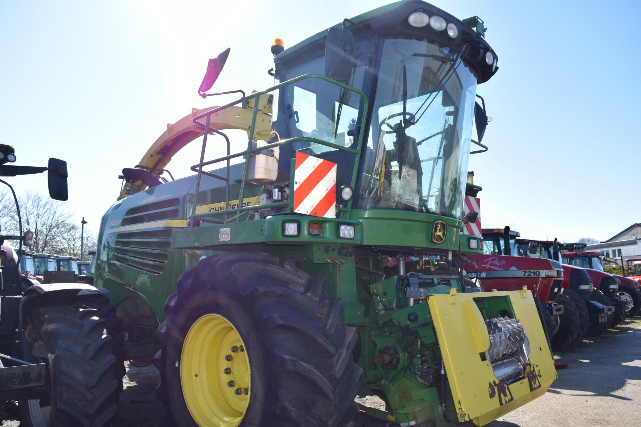 John Deere 7250 i - Ensileuse: photos 2 John Deere 7250 i - Ensileuse: photos 2