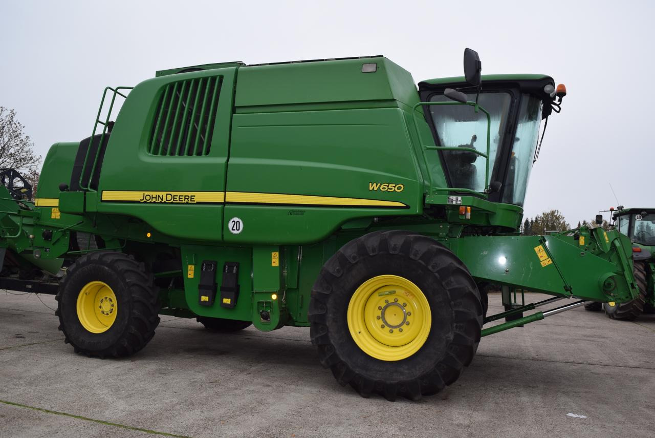 John Deere W 650 - Moissonneuse-batteuse: photos 4 John Deere W 650 - Moissonneuse-batteuse: photos 4