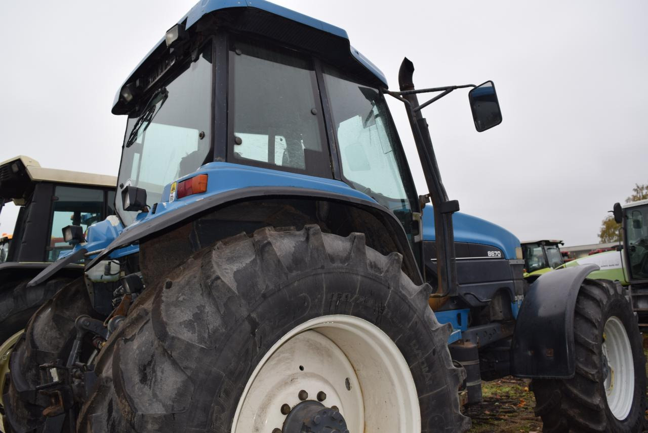 New Holland 8670 - Tracteur agricole: photos 4 New Holland 8670 - Tracteur agricole: photos 4