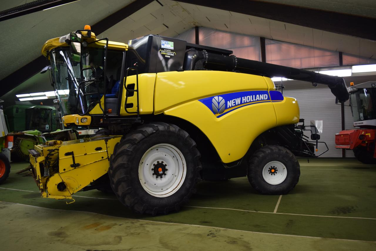 New Holland CR 9090 Elevation - Moissonneuse-batteuse: photos 1 New Holland CR 9090 Elevation - Moissonneuse-batteuse: photos 1