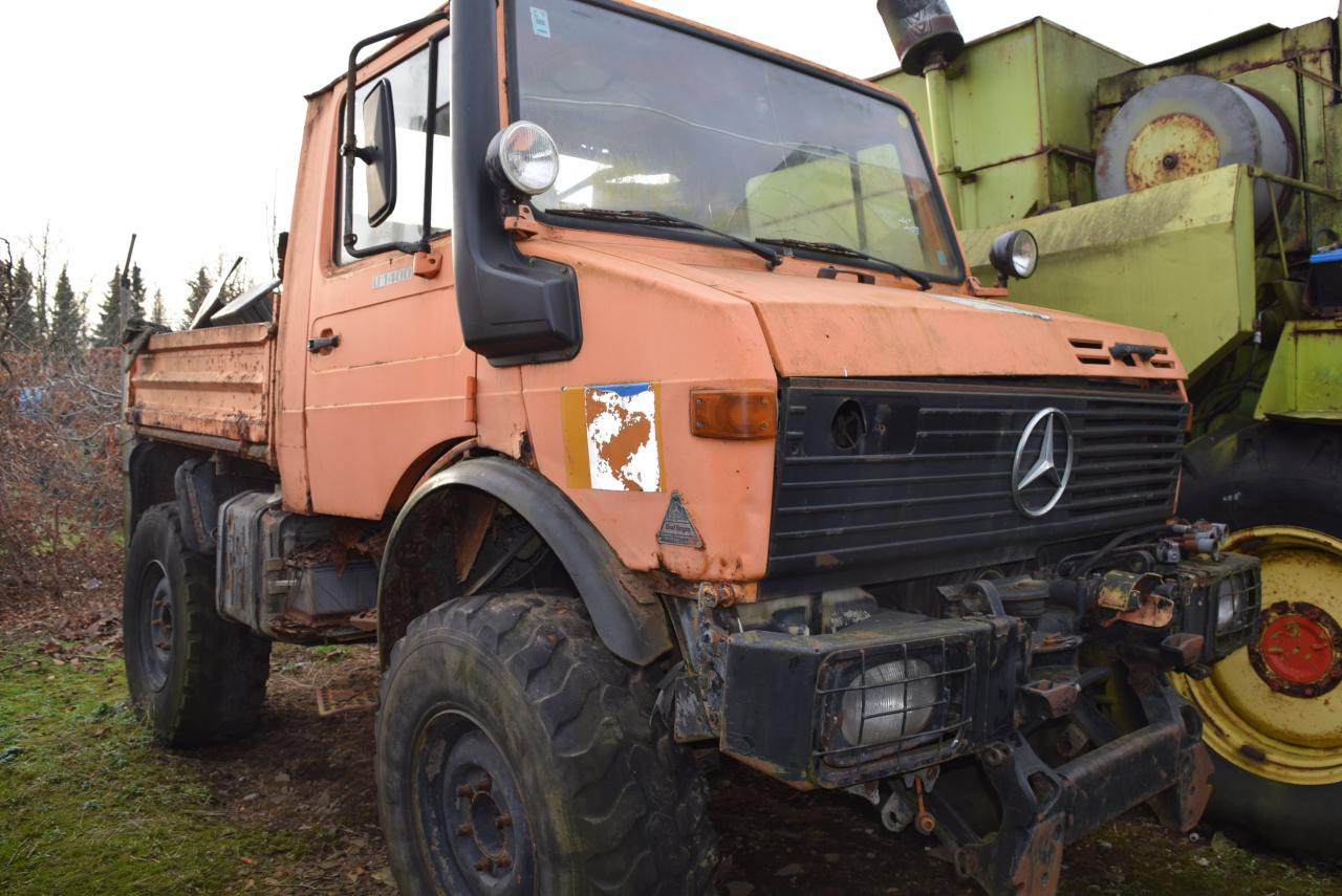 Mercedes-Benz Unimog U 1200 - Véhicule de voirie/ Spécial: photos 1 Mercedes-Benz Unimog U 1200 - Véhicule de voirie/ Spécial: photos 1