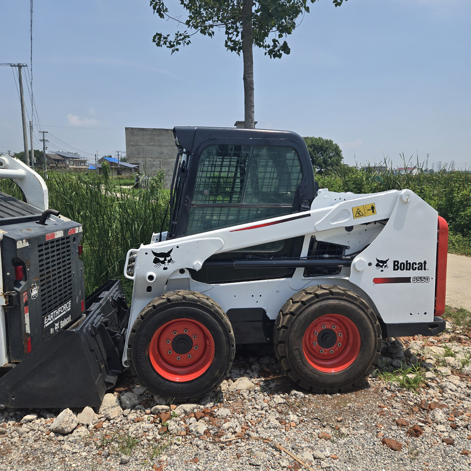 BOBCAT S550 - Mini chargeuse: photos 1 BOBCAT S550 - Mini chargeuse: photos 1