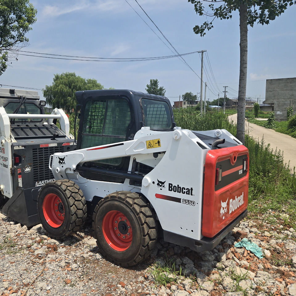 BOBCAT S550 - Mini chargeuse: photos 2 BOBCAT S550 - Mini chargeuse: photos 2