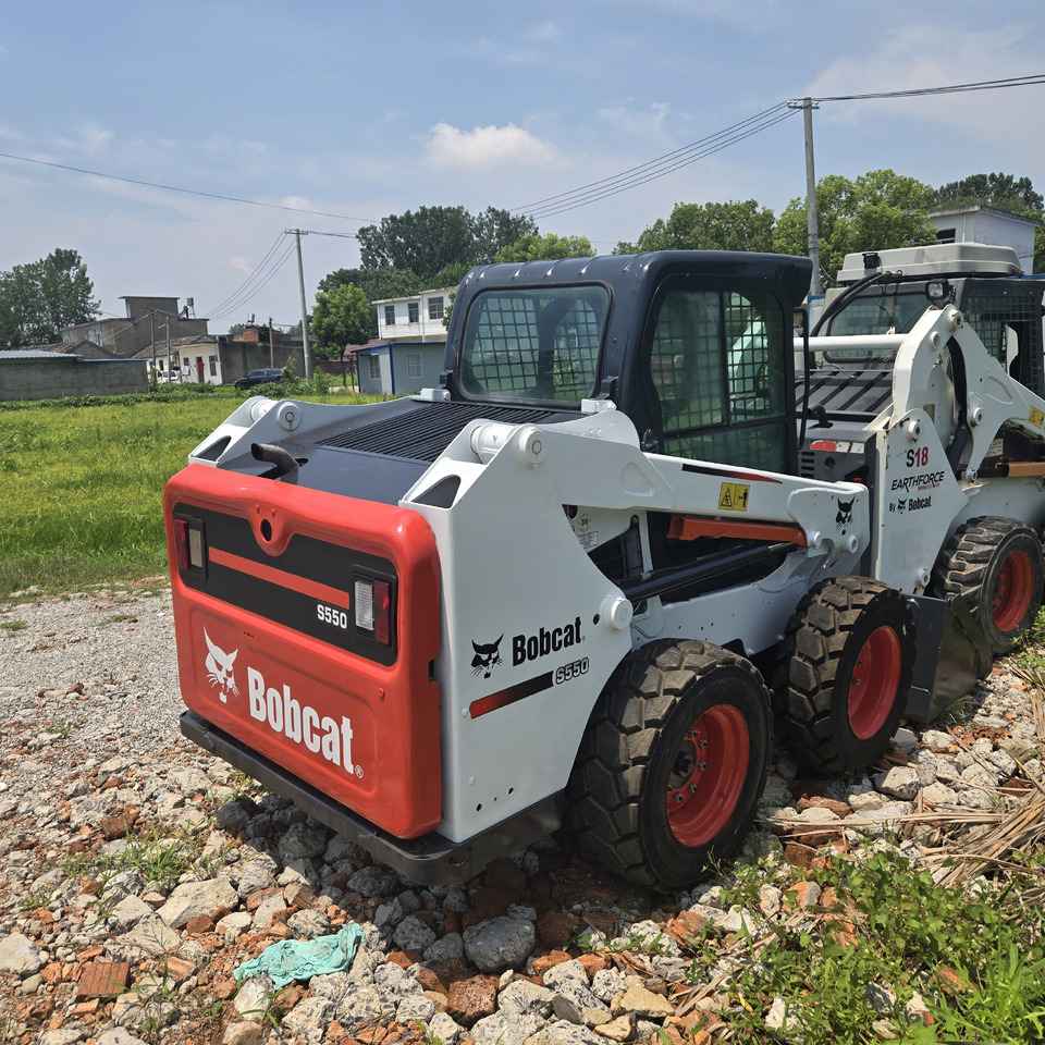 BOBCAT S550 - Mini chargeuse: photos 5 BOBCAT S550 - Mini chargeuse: photos 5